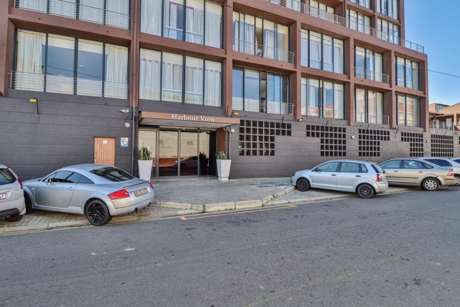 To Let 2 Bedroom Property for Rent in Woodstock Western Cape